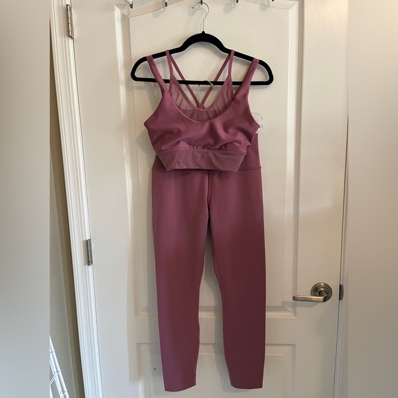 ALO High-Waist Airbrush Legging and Matching Bra Set - Picture 6 of 7